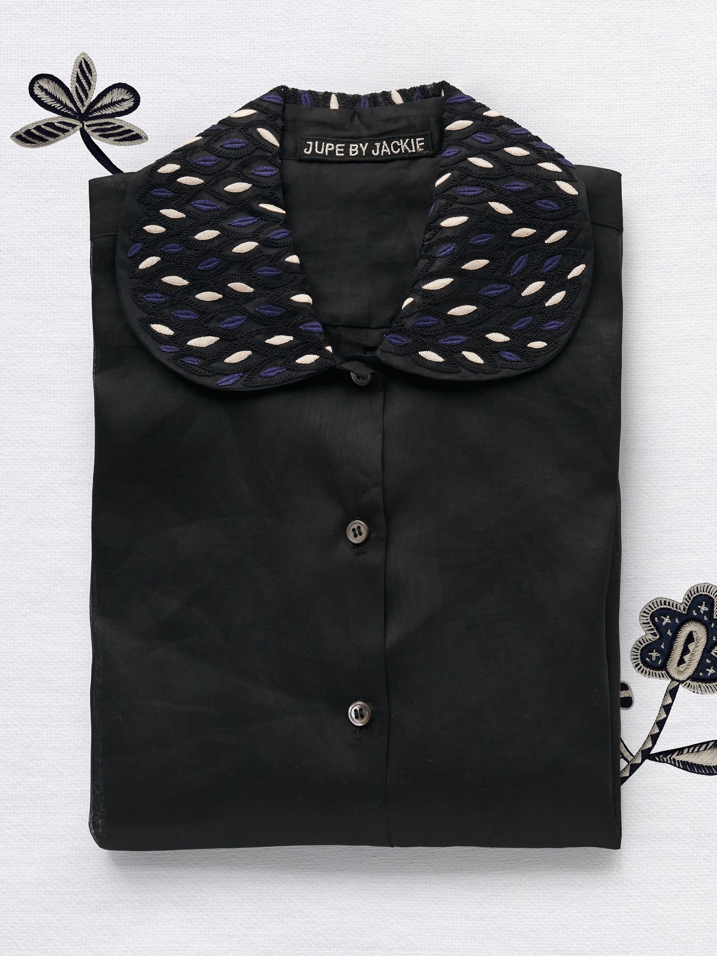 Shirts | Jupe by Jackie